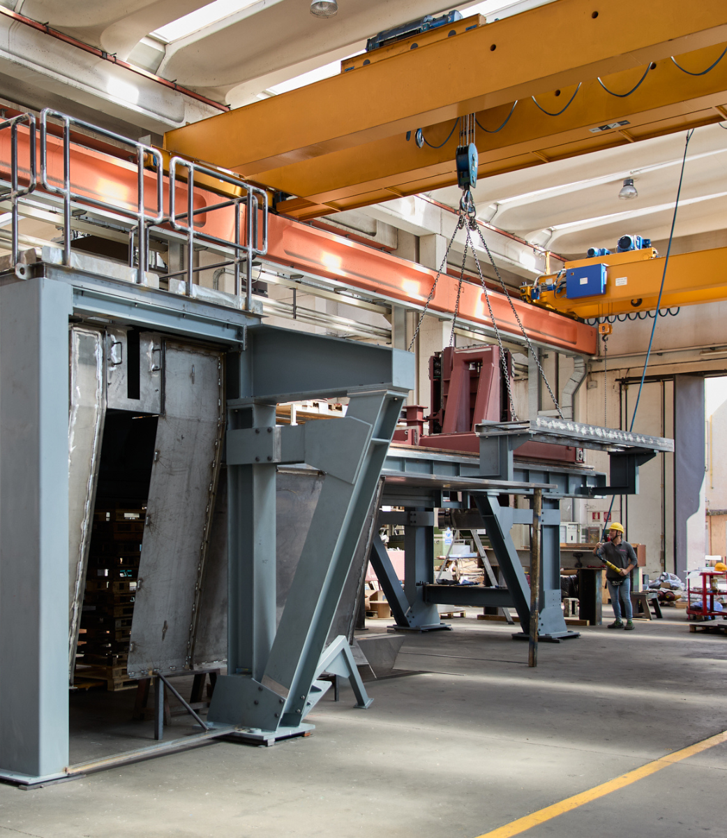 Molatrice per lingotti di grandi dimensioni